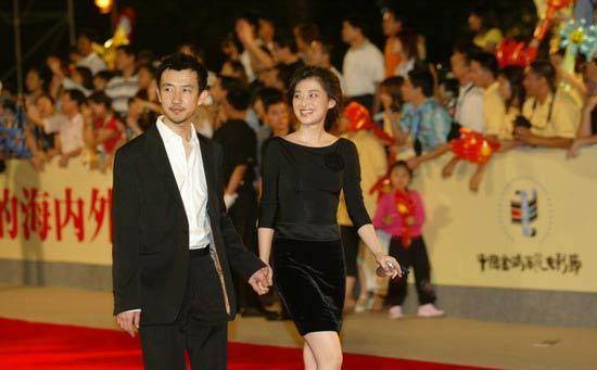 刚火就要离婚多年后两人状况天差地别k8凯发国际梅婷：花5年捧红的丈夫(图4)